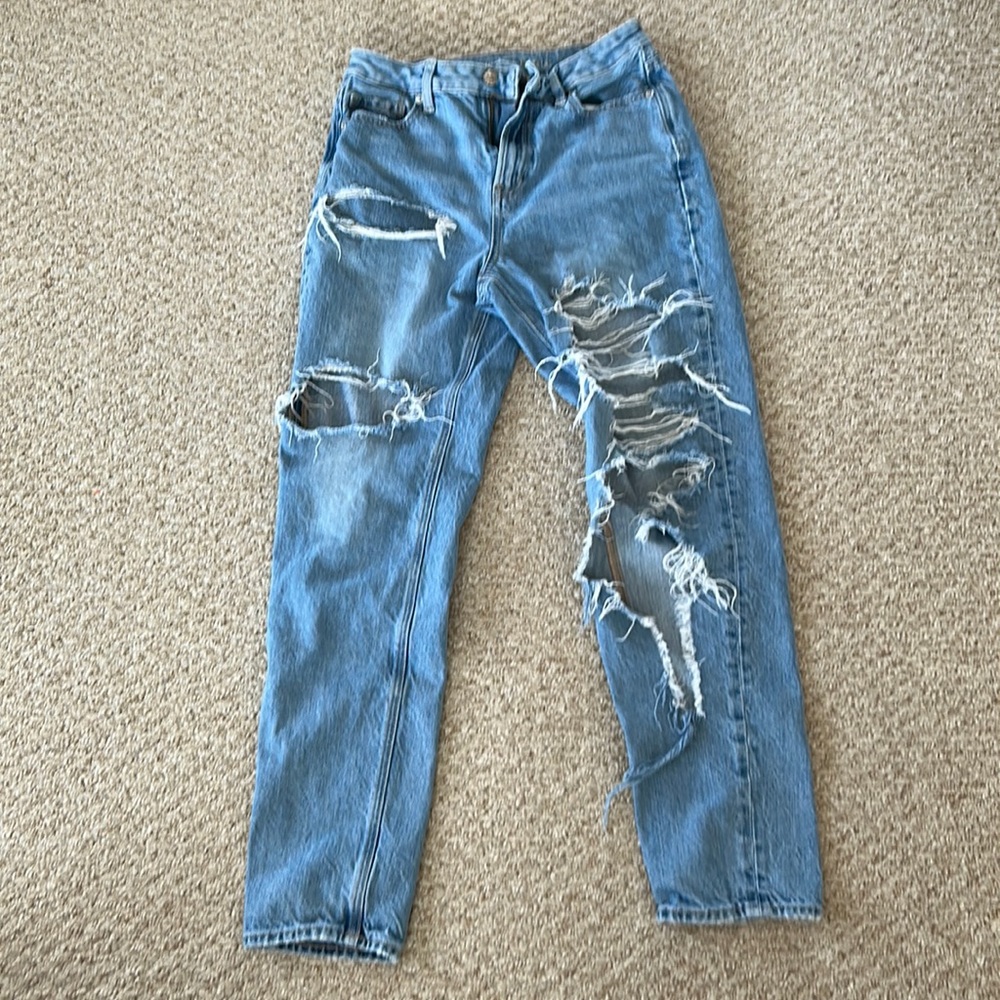 American Eagle Women’s Mom jeans size 4 LONG